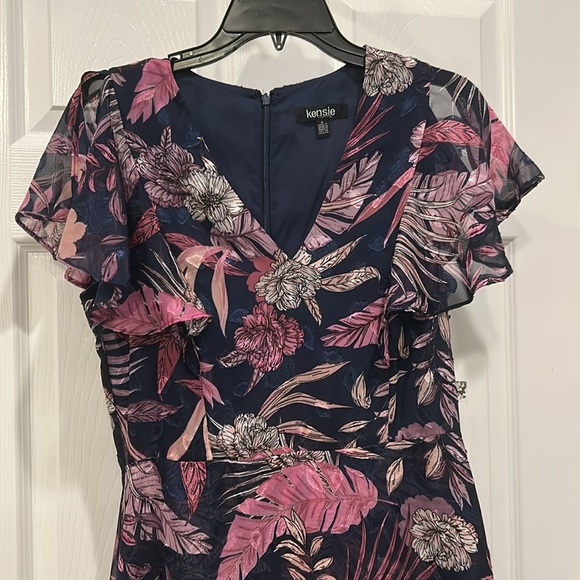 KENSIE Floral V-Neck Midi Dress - Picture 3 of 10